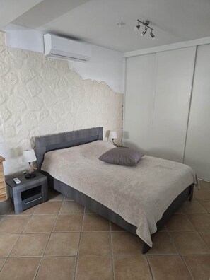 1 Schlafzimmer, Bügeleisen/Bügelbrett, kostenloses WLAN, Bettwäsche