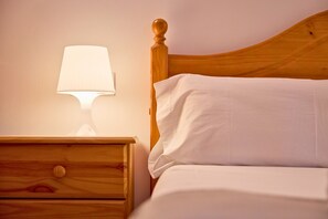 1 chambre, bureau, Wi-Fi gratuit, draps fournis