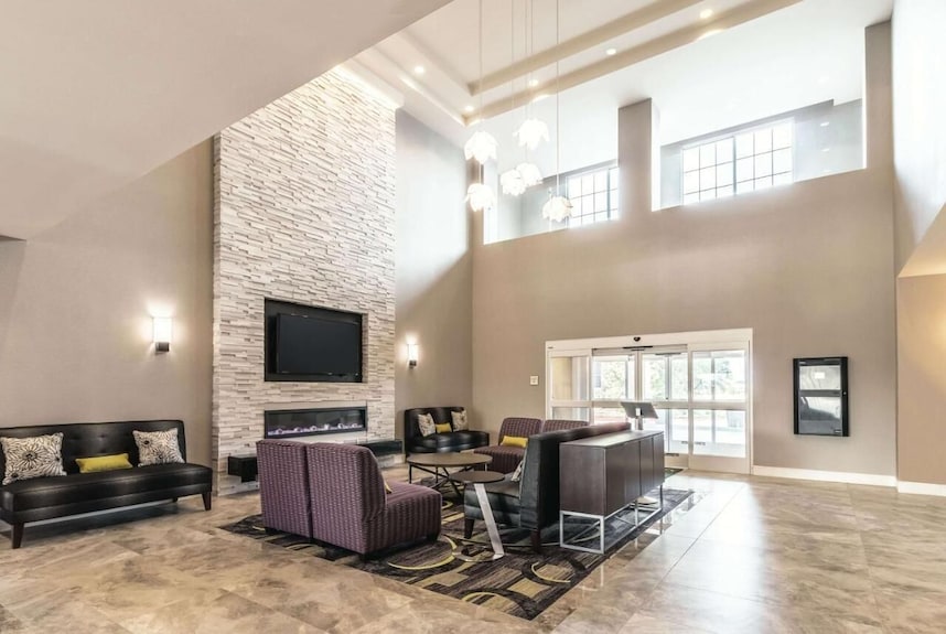 2 Cozy Rooms Just Steps From Six Flags Excitement & Cowboy Legends! - Arlington, TX