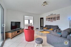 TV, books, stereo