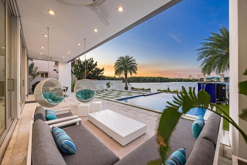 Miami Modern Heated Pool & Dock