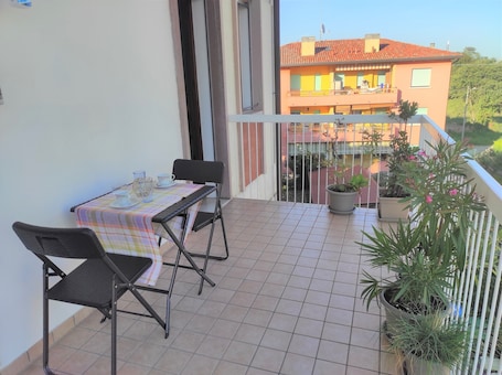 屋外ダイニングエリア. PANAY APARTMENT CITY HOME strategic location to go around Veneto region