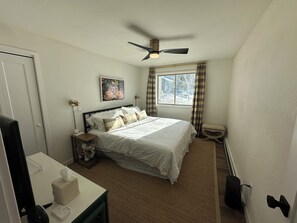 2 habitaciones, tabla de planchar con plancha, wifi y ropa de cama 