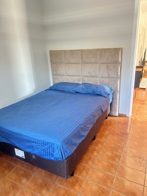 4 bedrooms, WiFi, bed sheets