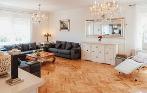 Älytelevisio, pöytäjalkapallopöytä, pöytätennispöytä