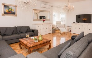 Älytelevisio, pöytäjalkapallopöytä, pöytätennispöytä