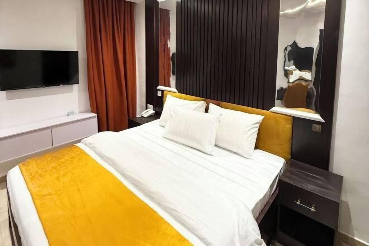 2 bilik tidur, meja, ruang kerja komputer riba, Wi-fi percuma