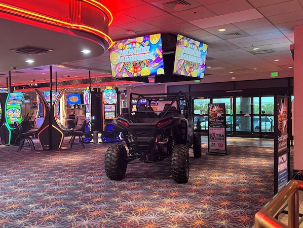 Interior entrance - Bartons Club 93 (Jackpot)