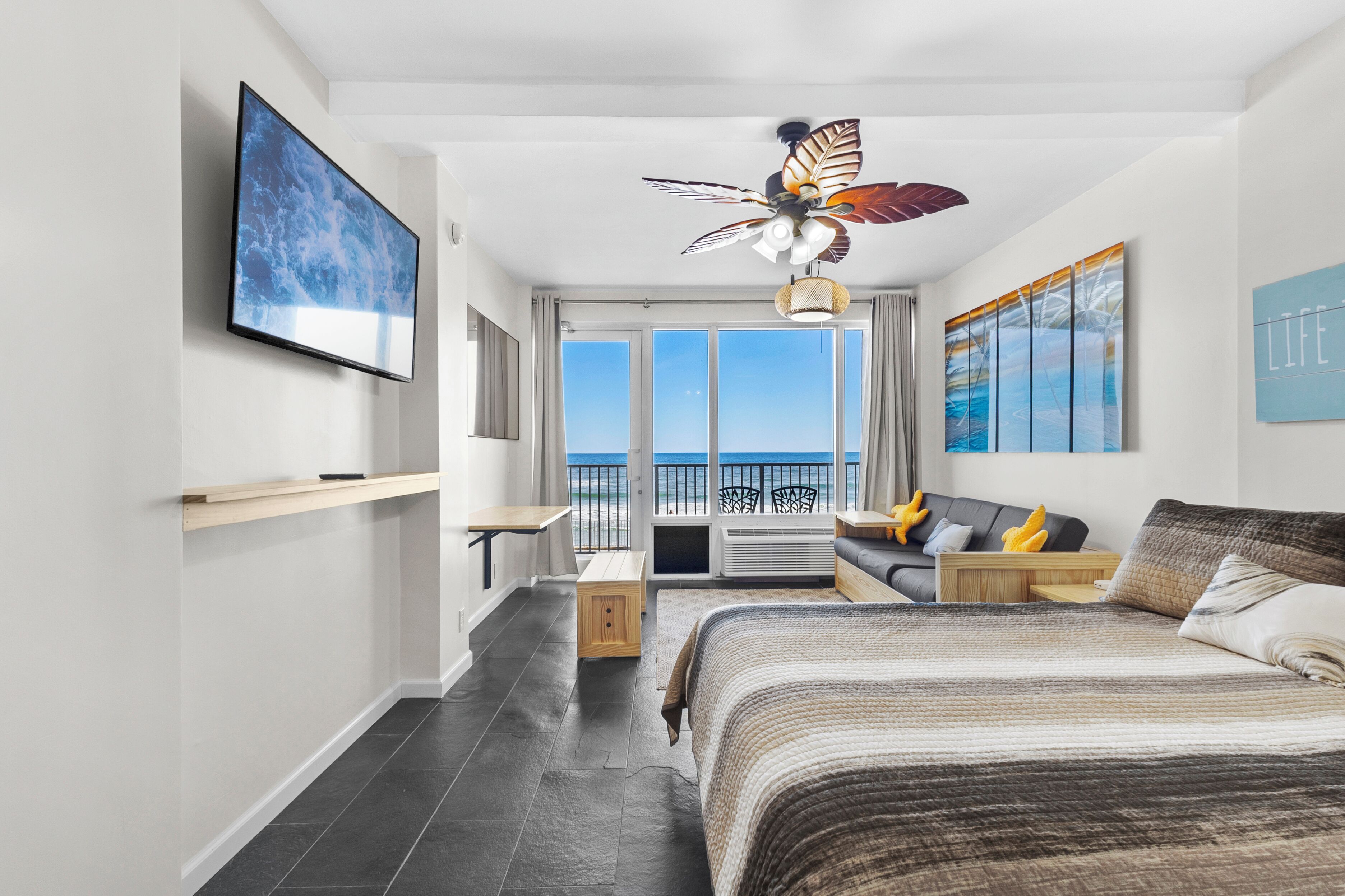 1 slaapkamer, een strijkplank/strijkijzer, wifi, beddengoed