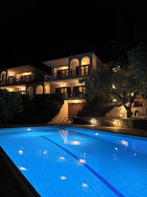 Udendørs pool