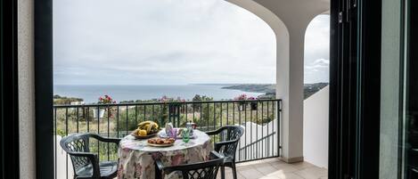 Appartamento, vista mare | Terrazza/patio