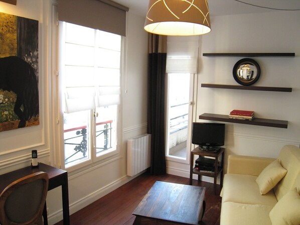 Living area - Studio with terrace - Centre de Paris (Paris)