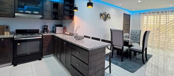 Spacious 3 bedroom apartment with WiFi, air conditioning in Romana del Oeste