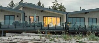 Saratoga Beachfront Villa