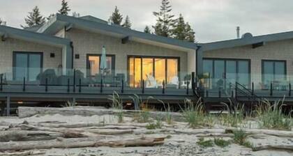 Saratoga Beachfront Villa