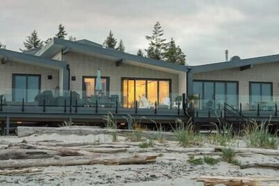 Saratoga Beachfront Villa