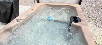 Gentry- Luxury Yurt-Cabin - Family Glamping Canyon Lake w Private Hot Tub!