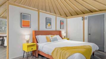 Bügeleisen/Bügelbrett, Reisekinderbett, WLAN, Bettwäsche