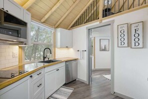 Refrigerador, microondas, parrilla de estufa y lavavajillas 