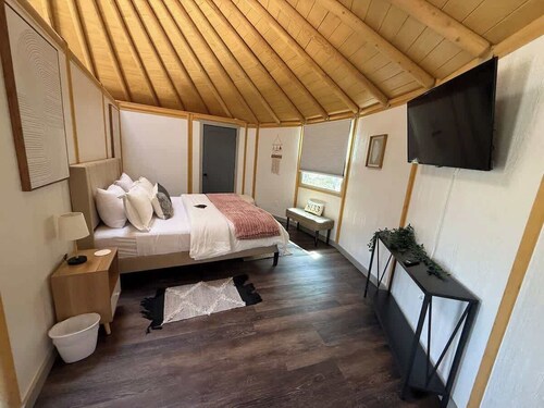 Harlow: Canyon Lake Luxury Yurt Getaway | Hot Tub