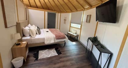 Harlow: Canyon Lake Luxury Yurt Getaway | Hot Tub