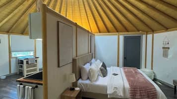 Bügeleisen/Bügelbrett, Reisekinderbett, WLAN, Bettwäsche