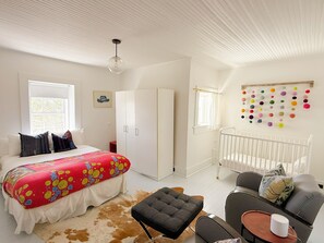7 bedrooms, desk, iron/ironing board, free WiFi