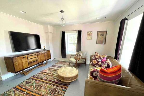 Smart TV, books, offices