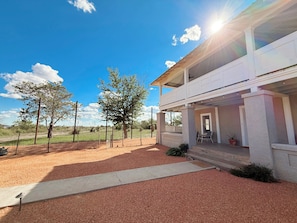 Exterior - Dickson Marfa House - Spacious 7-Bedroom Vacation Rental + Events (Marfa)
