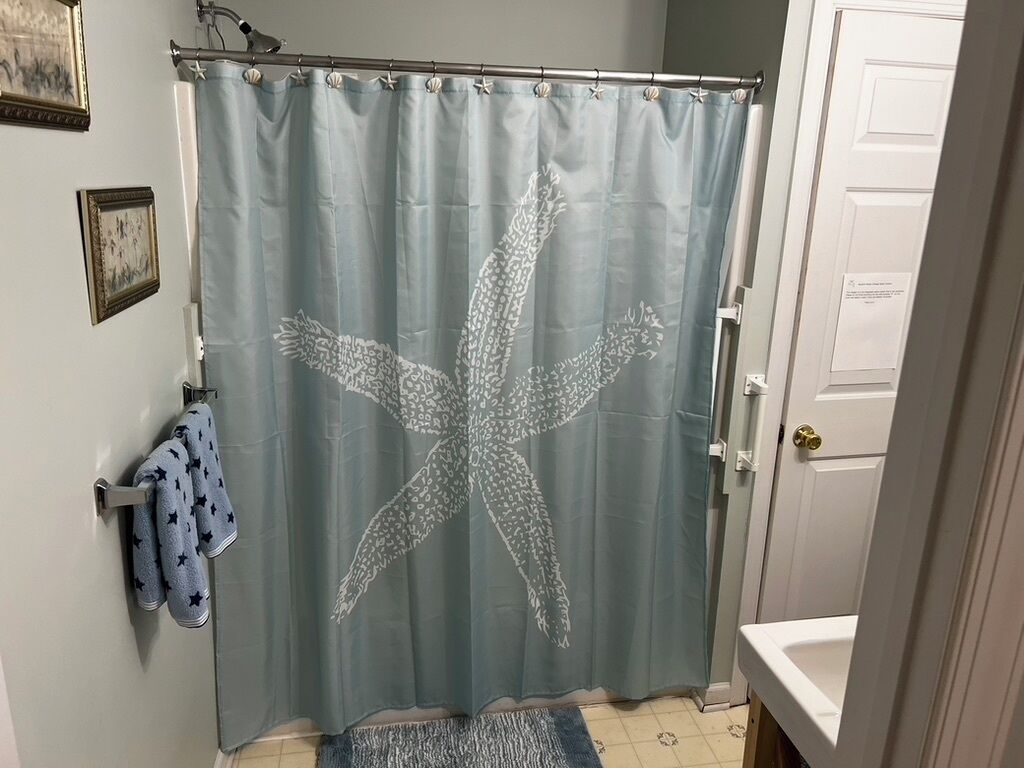 吹风机、毛巾、肥皂、卫生纸