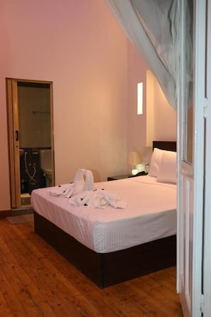 Deluxe Double Room, Balcony, City View | Hypo-allergenic bedding, memory foam beds, in-room safe, desk - Mid Downtown Hotel (Cairo)