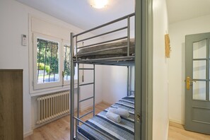 4 chambres, fer et planche à repasser, Wi-Fi gratuit