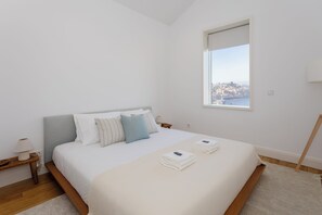 3 bedrooms, iron/ironing board, free WiFi