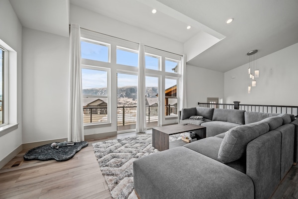 Smart TV, fireplace, table tennis, offices