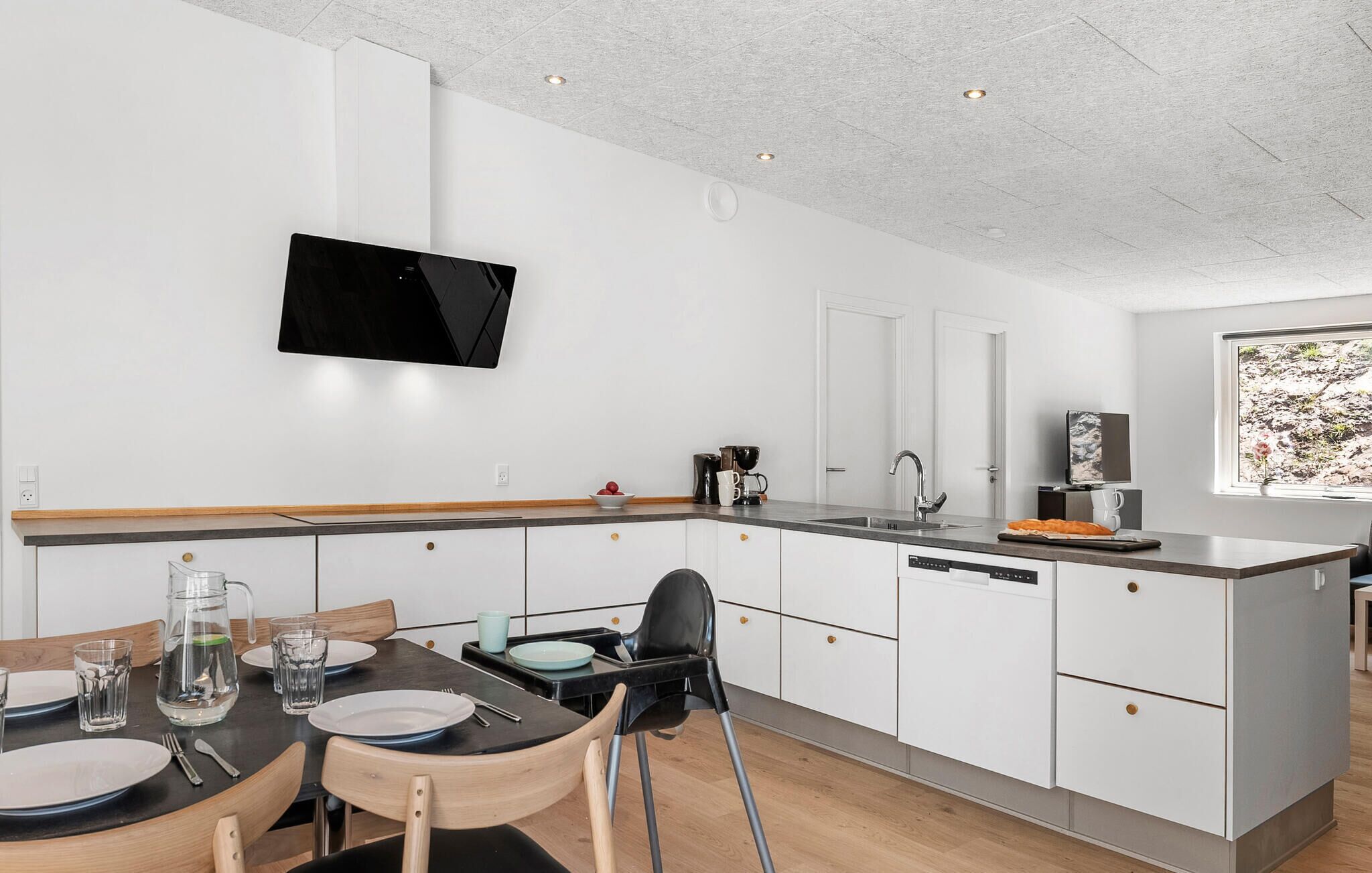 Réfrigérateur, four, plaque de cuisson, lave-vaisselle