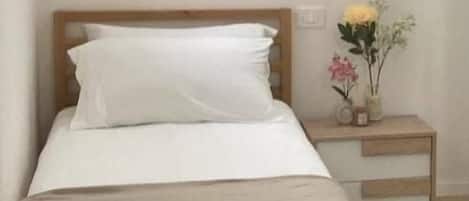 2 bedrooms, iron/ironing board, travel crib, internet