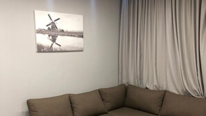 舒適別墅, 海灘景 | 客廳 | 32 吋LCD 電視連衛星電視頻道