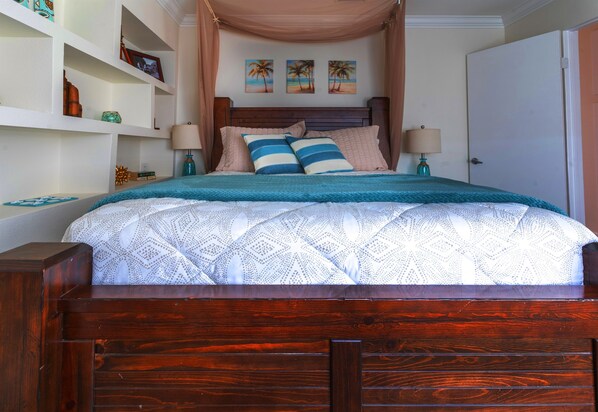 4 bedrooms, desk, iron/ironing board, travel cot