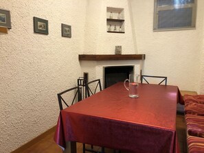 Dining - Cordelia 9 Apartment with pool in Luino (Luino)