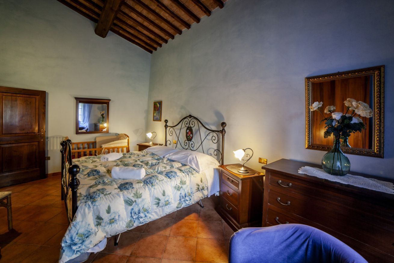 6 dormitorios, tabla de planchar con plancha, wifi y ropa de cama