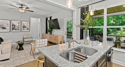 Cozy Cottage w/3king Beds,Tesla Charger, Marina Access