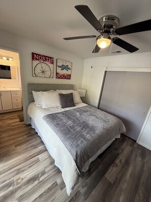 2 bedrooms, iron/ironing board, WiFi, bed sheets
