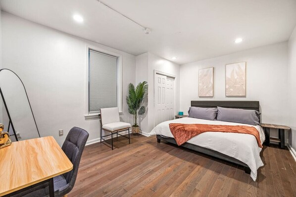 1 chambre, bureau, fer et planche à repasser, Wi-Fi