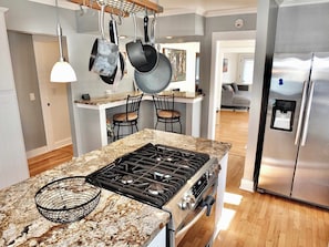 House, Multiple Beds, Patio, Garden View (Beach City Craftsman) | Interior