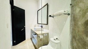 تجهيزات دش، مجففات شعر، مناشف، صابون