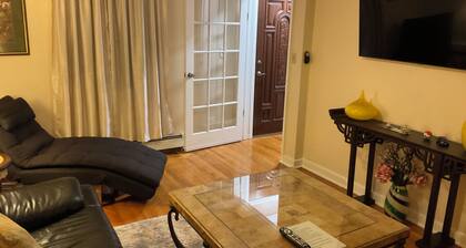 Charming 1-bedroom house with WiFi, AC in pleasant Elmont