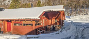 Nice home in Hovet with WiFi