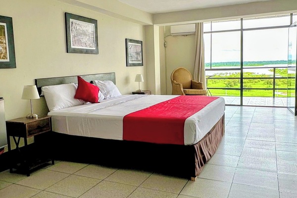 Premium bedding, pillow-top beds, in-room safe, soundproofing