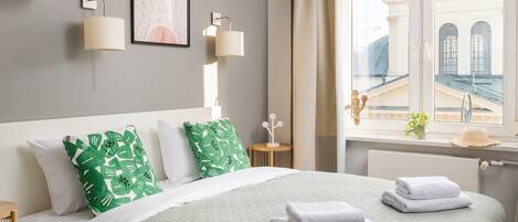 1 dormitorio, tabla de planchar con plancha, wifi y ropa de cama