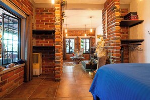 Cottage Familial, vue cour intérieure | 3 chambres, rideaux occultants, fer et planche à repasser, Wi-Fi gratuit